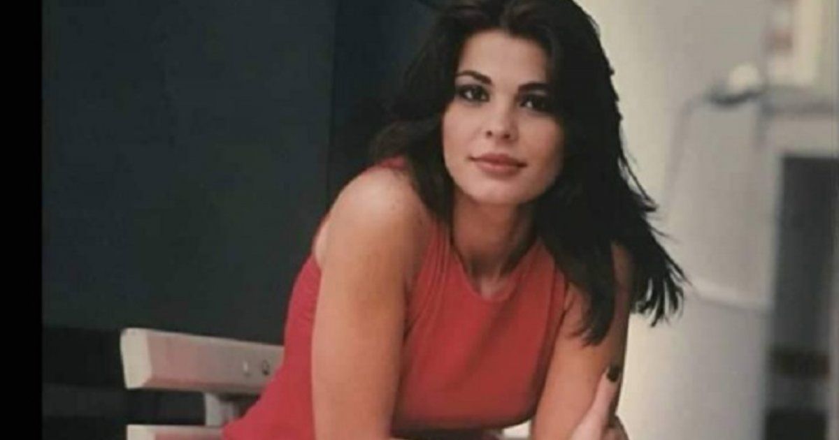 شاهد .. خاص- لوتشيانا فرح: "لم يعد عرض الأزياء مرتبطاً بالعمر.. إيلي صعب طموح ومحترف وجورج وسوف هو عراب إبنتي"