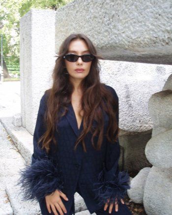 شاهد .. نسليهان أتاغول تختار طقم البيجاما من فالنتينو.. وهكذا نسقته