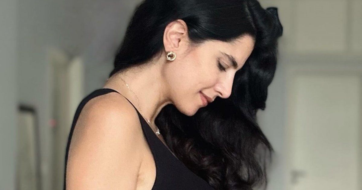 شاهد .. بأول ظهور لها بعد إعلانها حملها.. كارمن بصيبص بإطلالة أنيقة للغاية