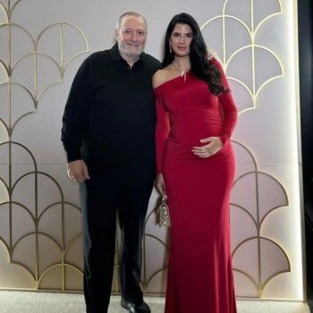 شاهد .. بأول ظهور لها بعد إعلانها حملها.. كارمن بصيبص بإطلالة أنيقة للغاية