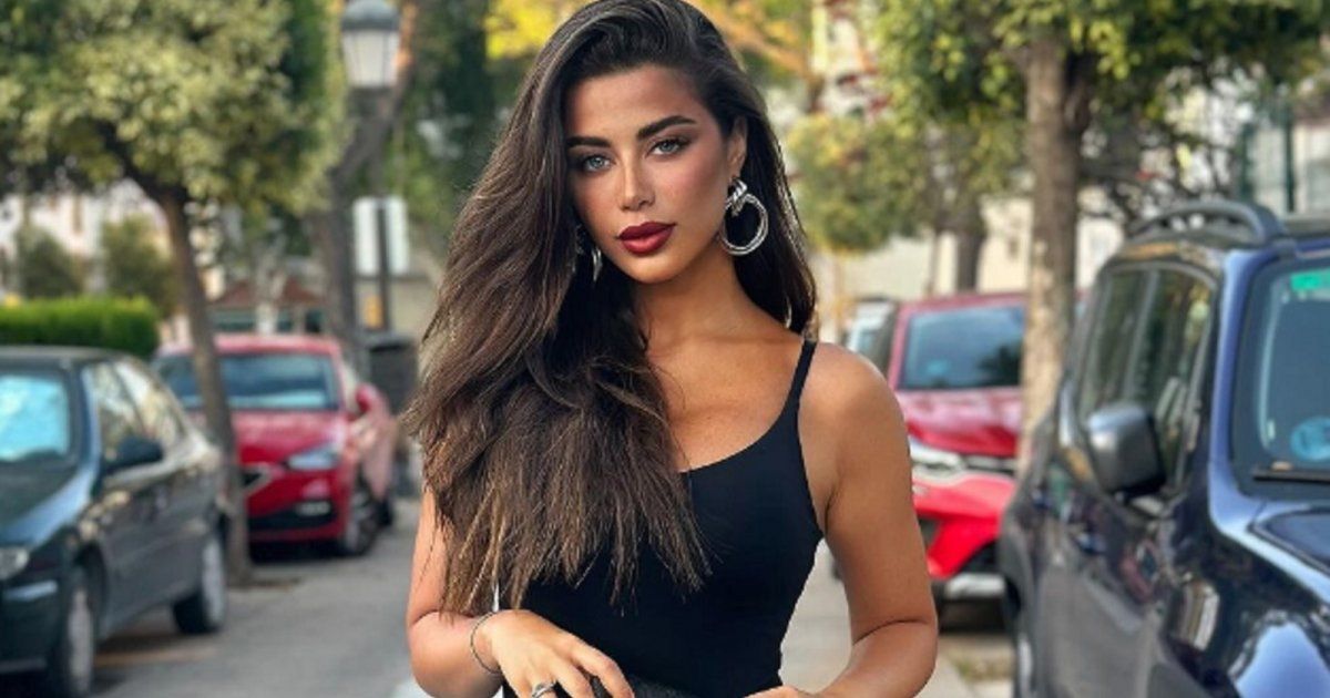 شاهد .. بالصور- رشاقة يارا السكري تبهر الجمهور بإطلالتها بفستان ضيق جداً