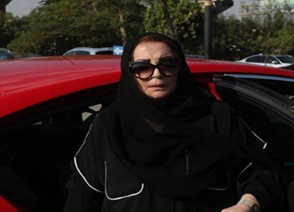 انتهاء صلاة الجنازة على الراحل حسن يوسف.. وميرفت أمين وشهيرة ترفضان دخول مسجد الشرطة