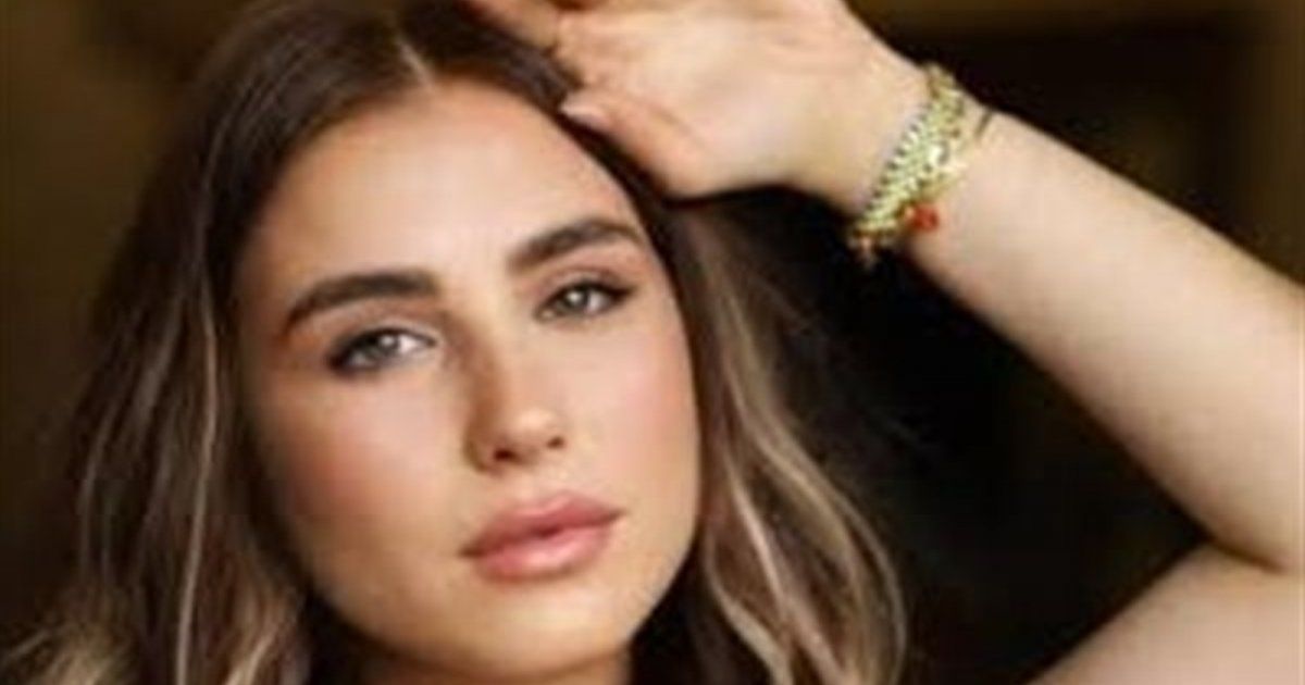 شاهد .. هلا السعيد تفجع بوفاة والدها