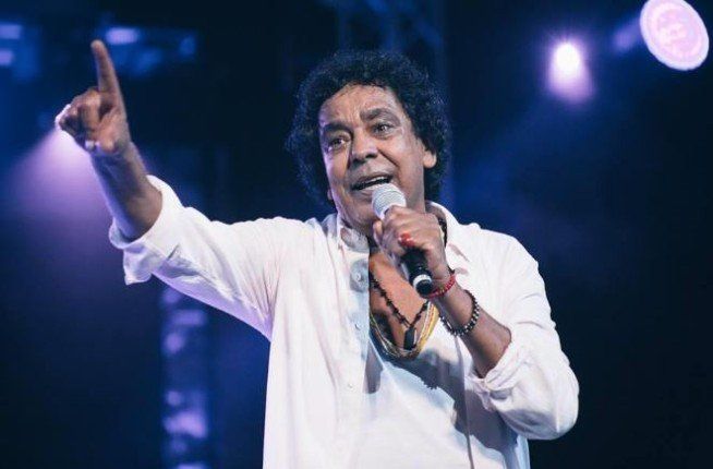 أسرة محمد منير تكشف تفاصيل نقله إلى المستشفى