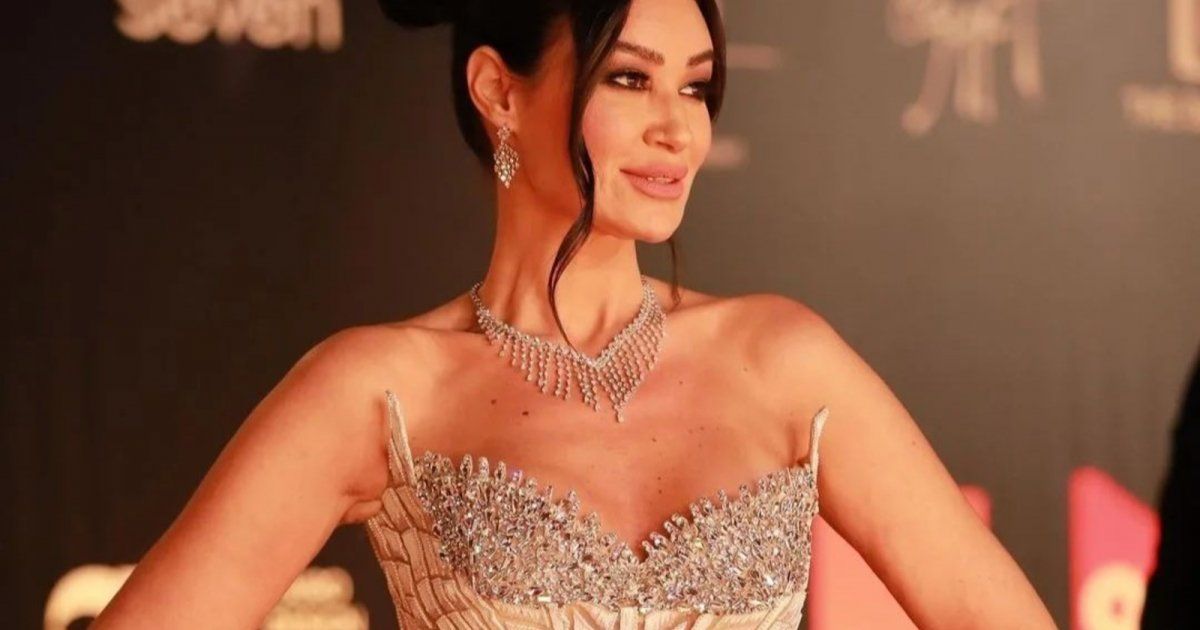 شاهد .. أروى جودة تتعرض لموقف محرج على السجادة الحمراء في الجونة