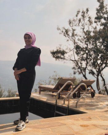 شاهد .. خاص - الشيف وفاء : " خسرت بيتي وكل ممتلكاتي .. والإنتقادات هي التي شهرتني "