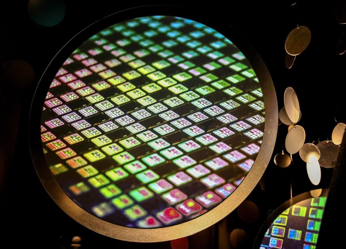 TSMC توقف شحنات الشرائح المتقدمة للشركات الصينية: ضربة قوية تقلب موازين صناعة التكنولوجيا!