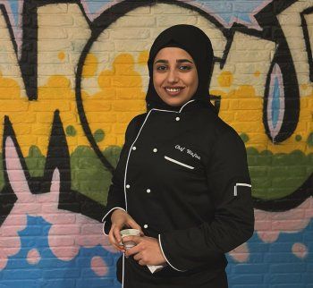 شاهد .. خاص - الشيف وفاء : " خسرت بيتي وكل ممتلكاتي .. والإنتقادات هي التي شهرتني "