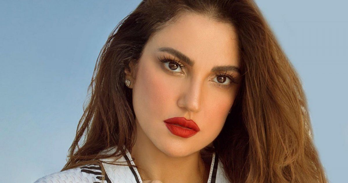 شاهد .. فستان درة شديد الاناقة وثمنه لا يستهان به