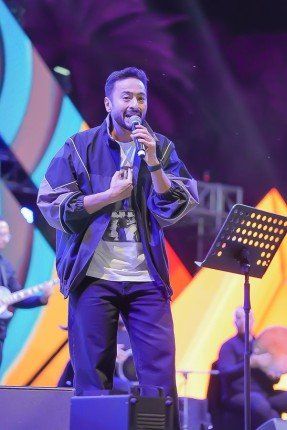 بالصور.. النجم حمادة هلال يتألق بأكبر حفل جماهيري في موسم الرياض