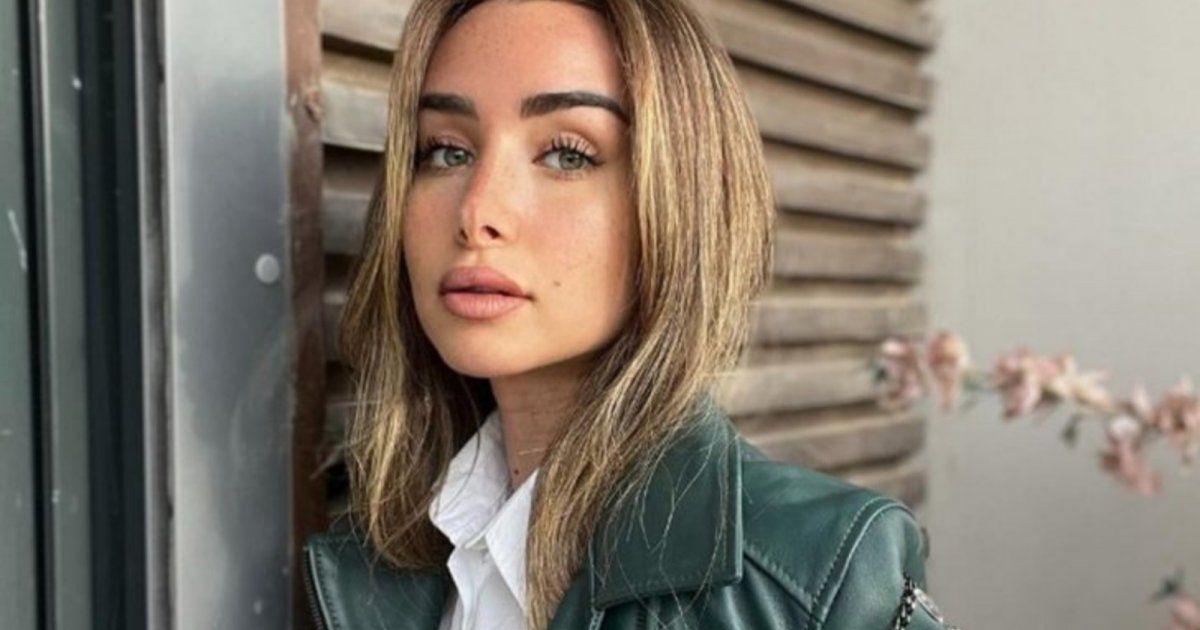 شاهد .. بالصور- هنا الزاهد تتألب و تبرز جمالها.. و سعر خيالي لحقيبة يدها من Fendi