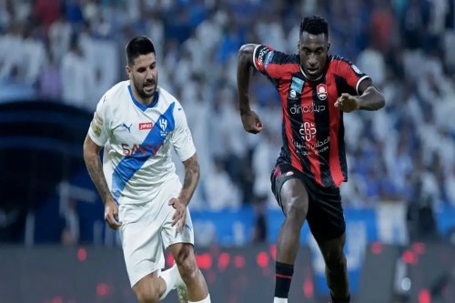 قمة اليوم في روشن ... الرائد يسعى لكتابة التاريخ وتحقيق الفوز الثاني على الهلال السعودي الليلة