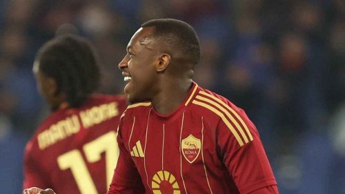 رانييري يعطي سعود عبدالحميد قبلة الحياة.. هذا ما قام به فخر السعودية في مباراة روما ضد ليتشي