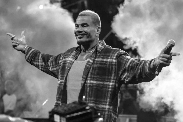 شاهد .. بالصور.. الهضبة عمرو دياب يُشعل حفله ببطولة جولف الرياض وسط حضور جماهيري ضخم