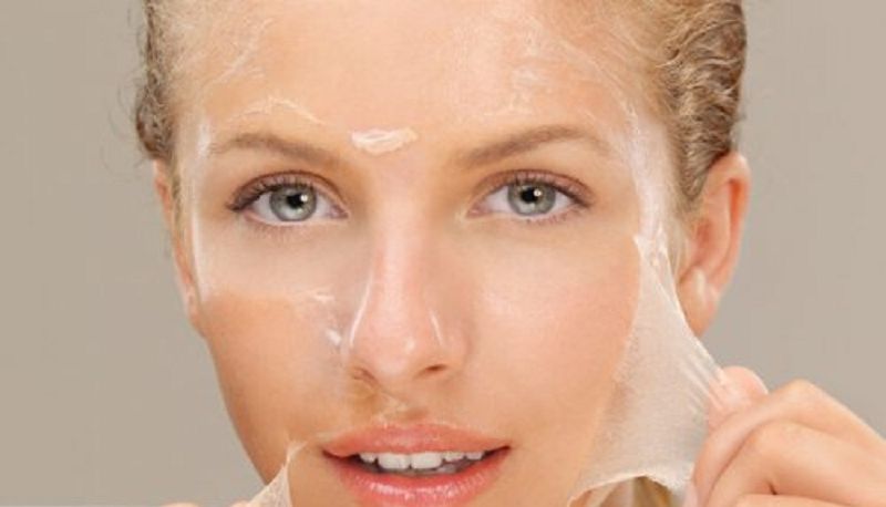 وصفة طبيعية تقشير وتفتيح البشرة في دقائق بمواد موجودة في كل منزل