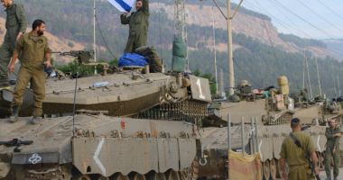 العالم هذا المساء.. فوز السعودية باستضافة كأس العالم 2034.. ثروة إيلون ماسك تكسر حاجز 400 مليار دولار لأول مرة.. شرطة كوريا الجنوبية تحاول تفتيش مكتب الرئيس.. إسرائيل تعتقل العشرات للاشتباه بالتجسس لصالح إيران