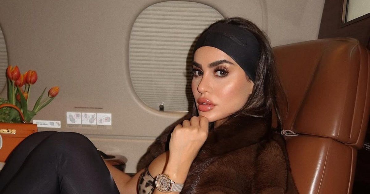 شاهد .. دكتورة يومي تحتفل بعيد ميلادها بفستان جريء في باريس- بالصور