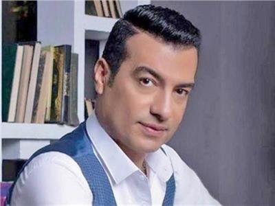 الفنان المصري إيهاب توفيق يفتح صندوق ذكرياته ويكشف عن جديده الفني.. اعرف التفاصيل