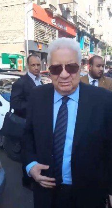 بالصور.. وصول مرتضى منصور لمقر جلسة استئناف المخرج عمر زهران