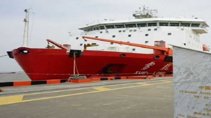 الصين تطلق أول كاسحة جليد للبحوث العلمية