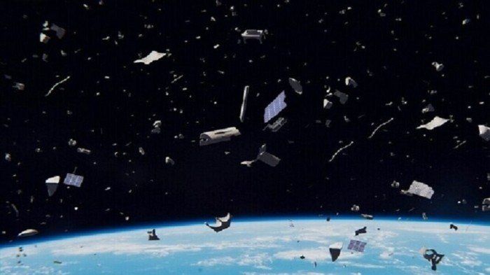 فوضى الحطام الفضائي حول الأرض يدق ناقوس الخطر وينذر بوقوع كارثة.. ما التفاصيل؟