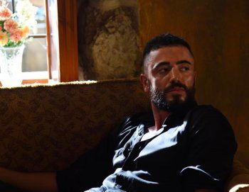 شاهد .. خاص - جنيد زين الدين يعلق على مشاركته في فيلم " أرزة " وهذا ما قاله عن بيتي توتل ودياموند أبو عبود وميرا شعيب