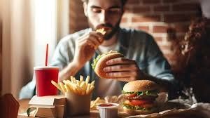 دراسة حديثة: توقيت الوجبات يؤثر على الصحة وزيادة الوزن