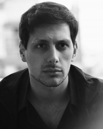 شاهد .. خاص - سامر حنا يكشف ما حصل عند عرض مسرحية " اتنين بالليل " في مهرجان قرطاج ومصير مسرحية " باراديسكو "