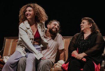 شاهد .. خاص - سامر حنا يكشف ما حصل عند عرض مسرحية " اتنين بالليل " في مهرجان قرطاج ومصير مسرحية " باراديسكو "