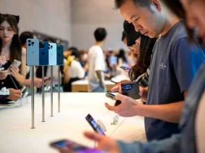 إنتاج الهواتف الذكية بالصين يرتفع بنسبة 9.3% خلال الشهور الـ11 الأولى من 2024