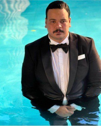 الفنان المصري مصطفي غريب لـ«الخليج 24»: أقدم دور «محامي» في مسلسل برستيج