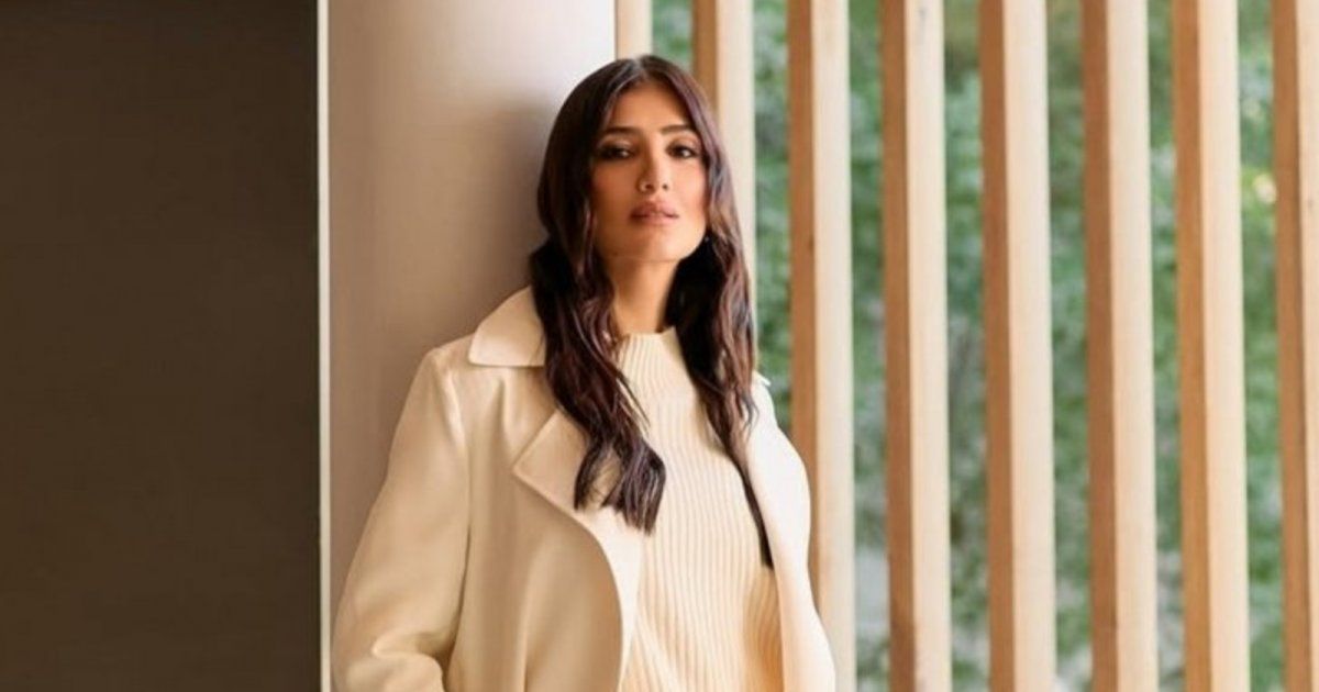 شاهد .. سعر خيالي لحقيبة يد مي عمر من Hermès..إليكم كيف ظهرت بهذا اللوك الرياضي المميز