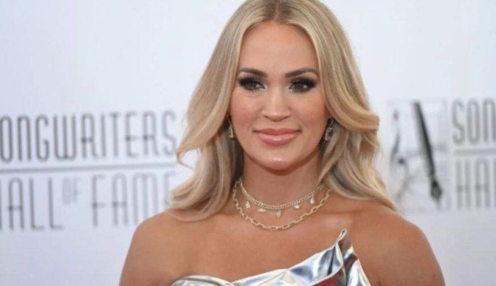 كاري أندروود تغني "أمريكا الجميلة" في تنصيب ترامب