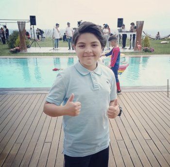 شاهد .. خاص - طفل مسلسل " العميل " فؤاد علي يتحدث عن معاملة أيمن زيدان ووسام فارس وسامر إسماعيل له