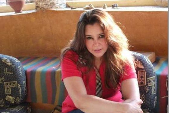 تعرض الإعلامية المصرية داليا حسن وابنتها لحادث مروري بالطريق الصحراوي