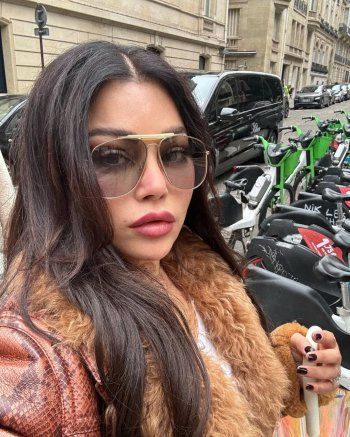 شاهد .. هيفا وهبي تخـ ـطف الأنظار بإطلالاتها الشتوية في باريس