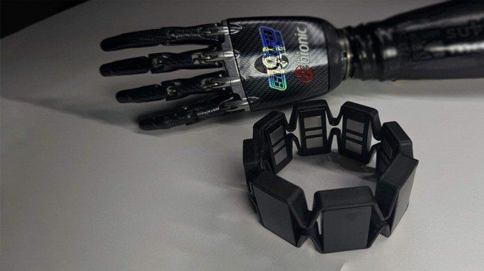 ابتكار سوار جديد للتحكم المتقدم في الأطراف الصناعية الحيوية