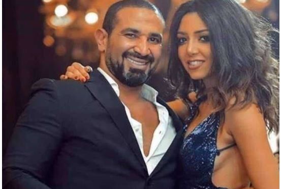 خاص.. علياء بسيوني تدافع عن إطلالة أحمد سعد الجديدة: "يعمل اللي يعجبه"