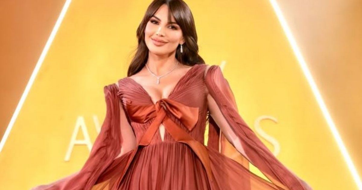 شاهد .. إطلالة لافتة لـ دارين حمزة في Joy Awards وهذه تفاصيلها