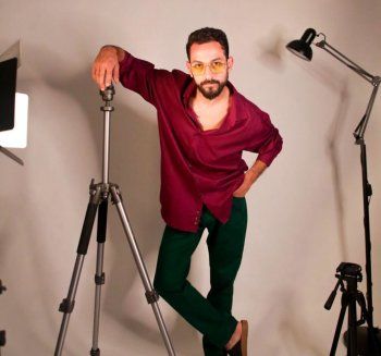 شاهد .. خاص - كارلوس أنطونيوس يكشف كواليس تصوير " العميل " .. وهذا ما قاله عن " سكرة الحب "