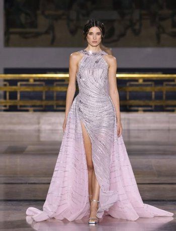 شاهد .. طوني ورد يطرح مجموعته Twilight Reverie في أسبوع الموضة في باريس.. تصاميم خيالية - بالصور