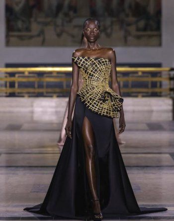 شاهد .. طوني ورد يطرح مجموعته Twilight Reverie في أسبوع الموضة في باريس.. تصاميم خيالية - بالصور