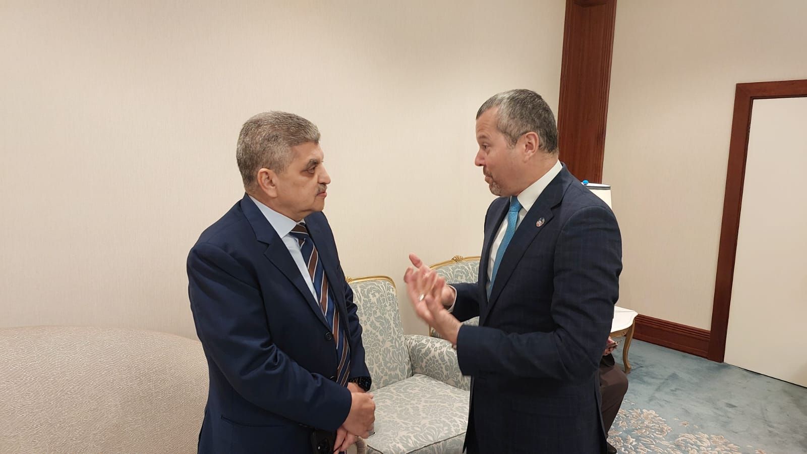 رئيس هيئة قناة السويس يبحث مع أمين عام المنظمة البحرية الدولية التعاون المشترك