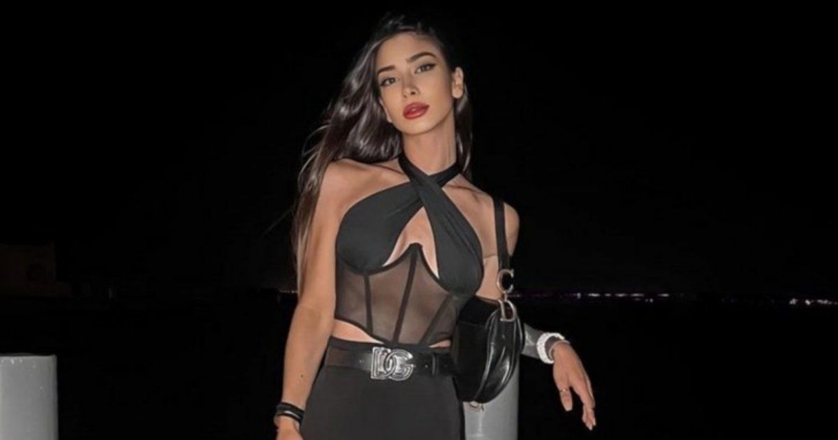 شاهد .. بالصورة - تيا ديب تسحر متابعيها بإطلالة كاجوال رائع..و سعر مرتفع لحقيبة يدها من Bottega Veneta