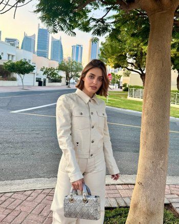 شاهد .. بالصور- سعر مرتفع لإطلالة كارن وازن الرائعة من Dior