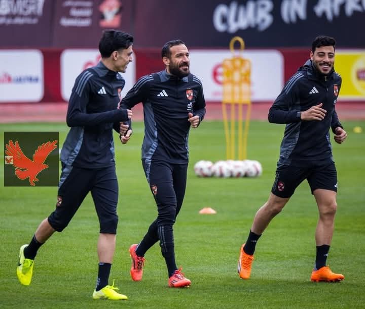 اشرف بن شرقي يشارك في مران الأهلي الجماعي اليوم استعدادا لمواجهه غزل المحلة