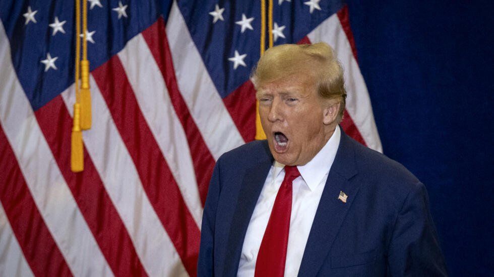 يواصل إثارة الجدل.. ترامب يعين نفسه رئيسًا لمجلس إدارة مركز "جون كينيدي" للفنون المسرحية