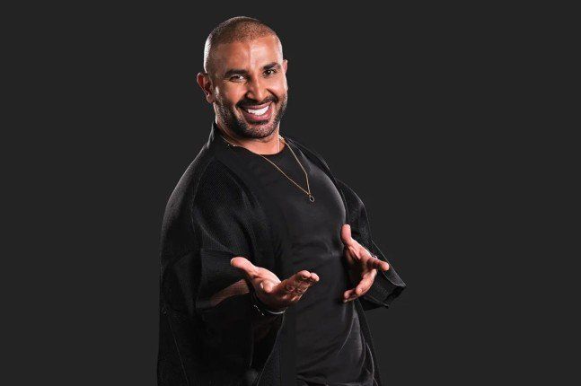 المطرب المصري أحمد سعد يُثير الجدل بهذا التصرف.. ما القصة؟
