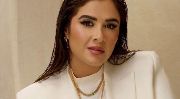 شاهد .. ياسمين عبد العزيز "انا ست مجروحة"..فما القصة!