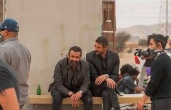 شاهد .. بندبات على وجهيهما.. أحمد عز يشارك متابعيه كواليس "The Seven Dogs" مع كريم عبد العزيز